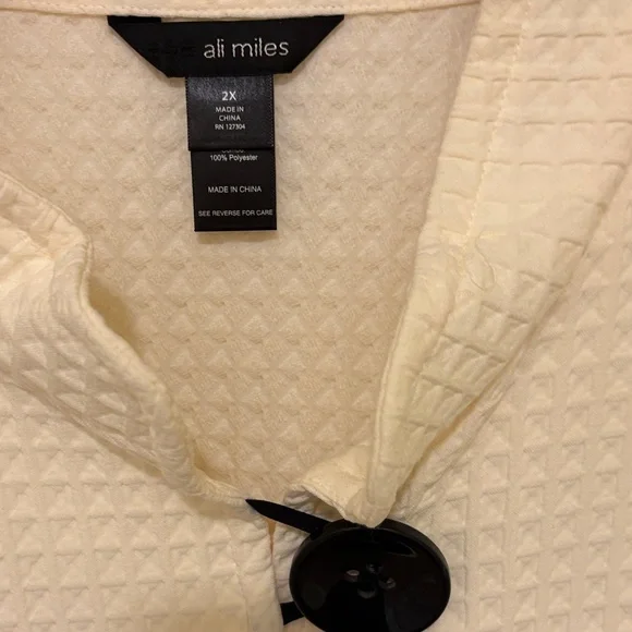 Ali Miles Cream Textured Cape with Black Accents - Picture 2 of 5